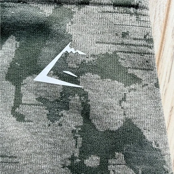 Gymshark Adapt Camo Seamless Leggings - Small - Savanna Green - Picture 3 of 5